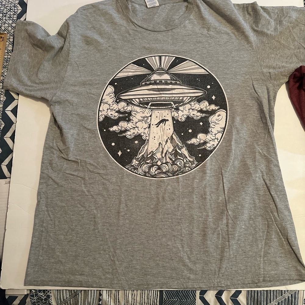 10-08 Mens tee shirt